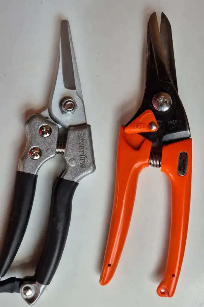 Best Goat Hoof Trimmers: Top Picks & Buying Guide 4 Two manual goat hoof trimmers side by side for hoof trimming comparison